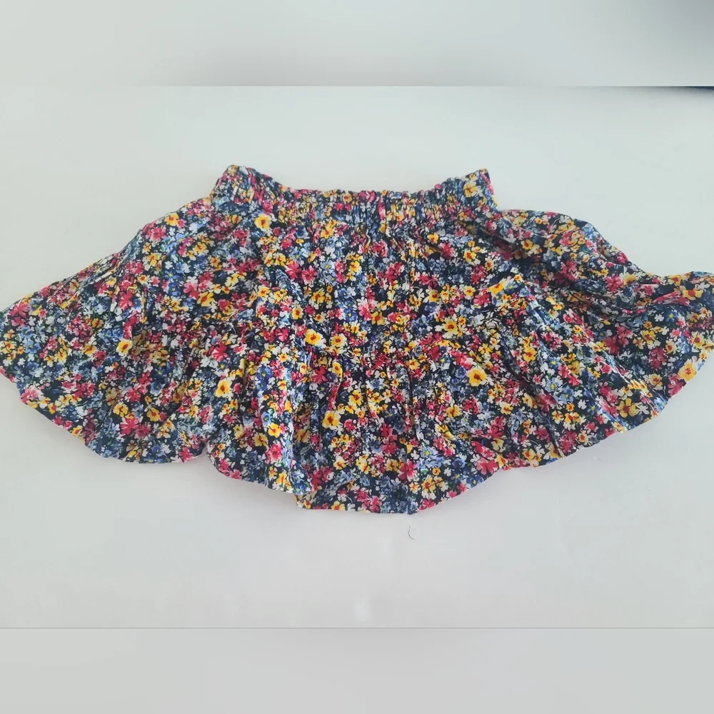 Old Navy Baby Girl Short Denim Flower Skirt Size 12 -18 Months